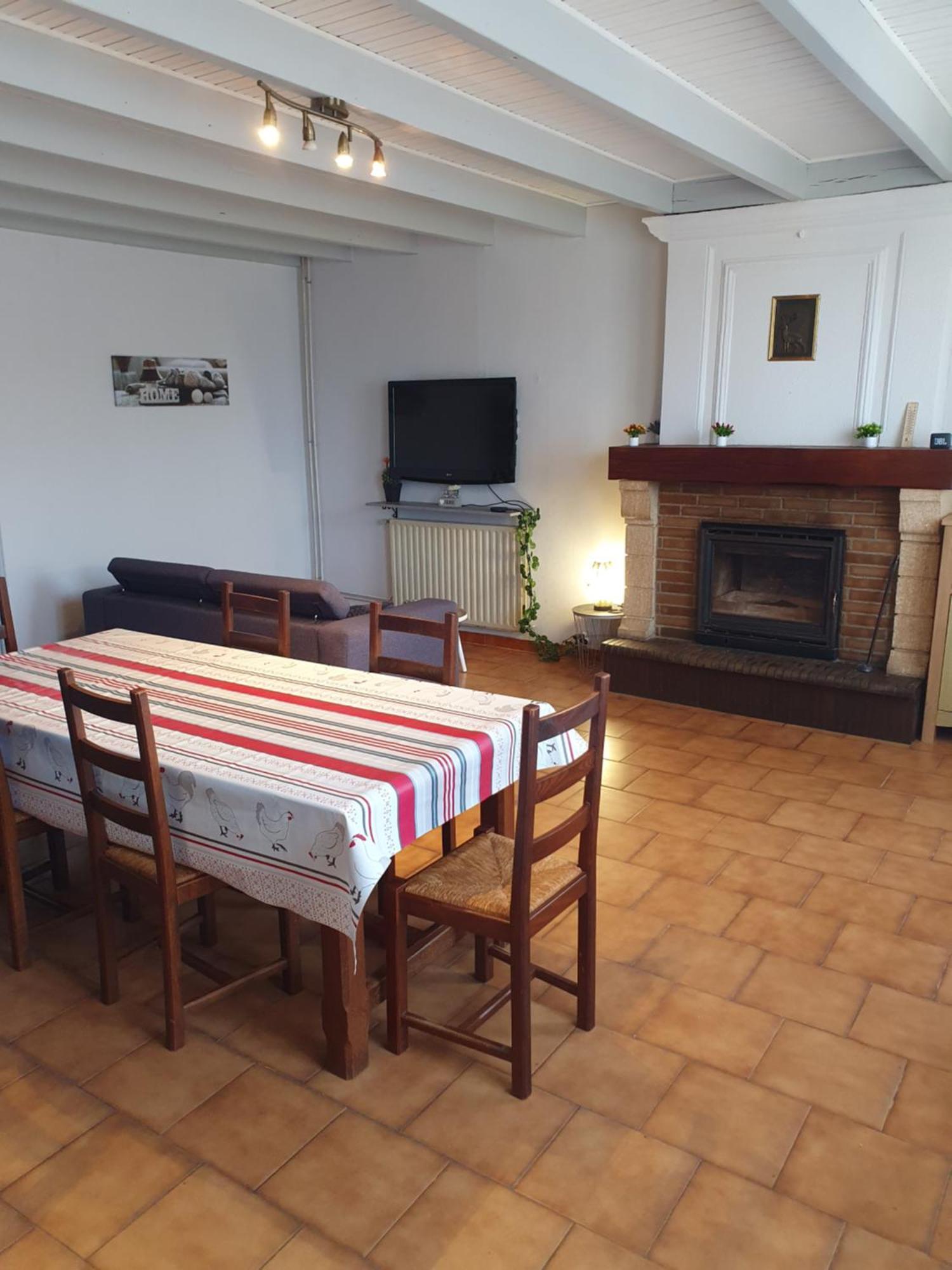 Maison 2 Chambres Au Calme Saint-Bonnet-sur-Gironde Екстериор снимка